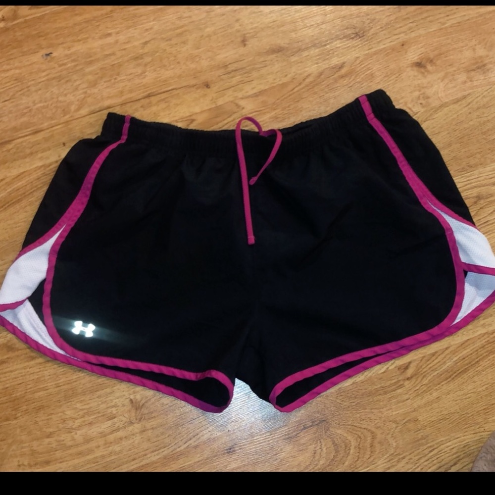 Women’s UA athletic shorts size large